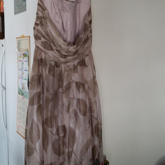 Dress - Picture 5 of 7